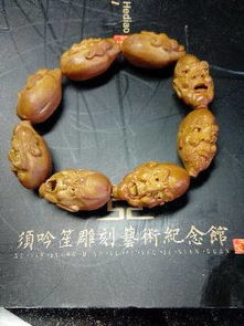 橄榄核雕艺术品