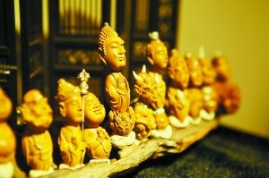 机雕泛滥代工充斥 核雕还能玩吗